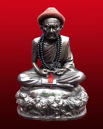 พระบูชา 9 นิ้ว หลวงปู่หมุน ฐิตสีโล วัดบ้านจาน จ.ศรีสะเกษ ปี พ.ศ. 2546