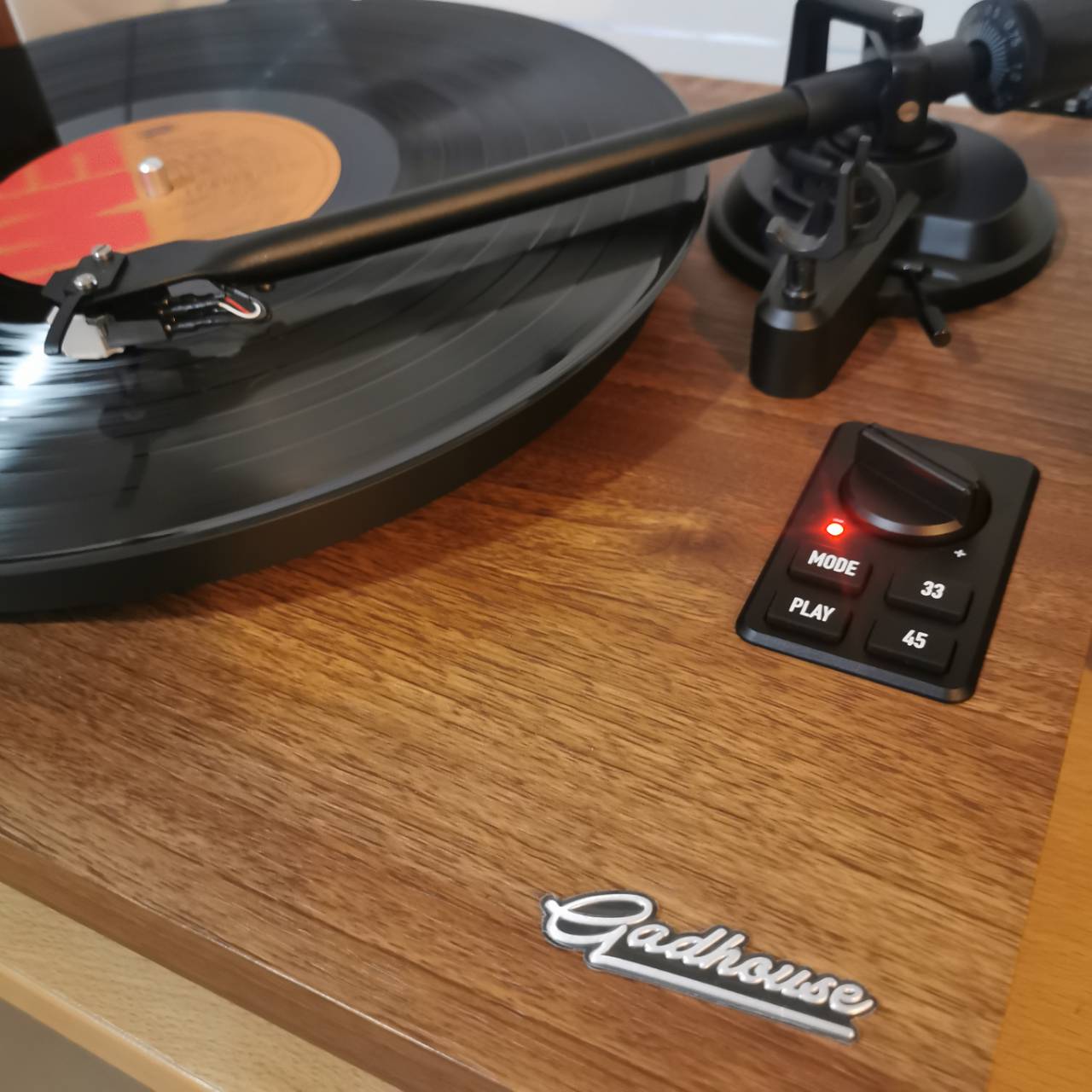 เครื่องเล่นแผ่นเสียง Gadhouse HENRY Hi-fi Turntable พร้อมลำโพง มือหนึ่ง รับประกันศูนย์ 1ปี