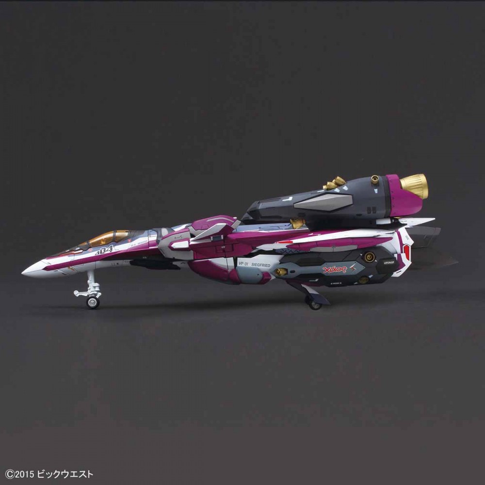 Macross Delta 1/72 VF-31C Super Siegfried (Mirage Farina Jenius custom)