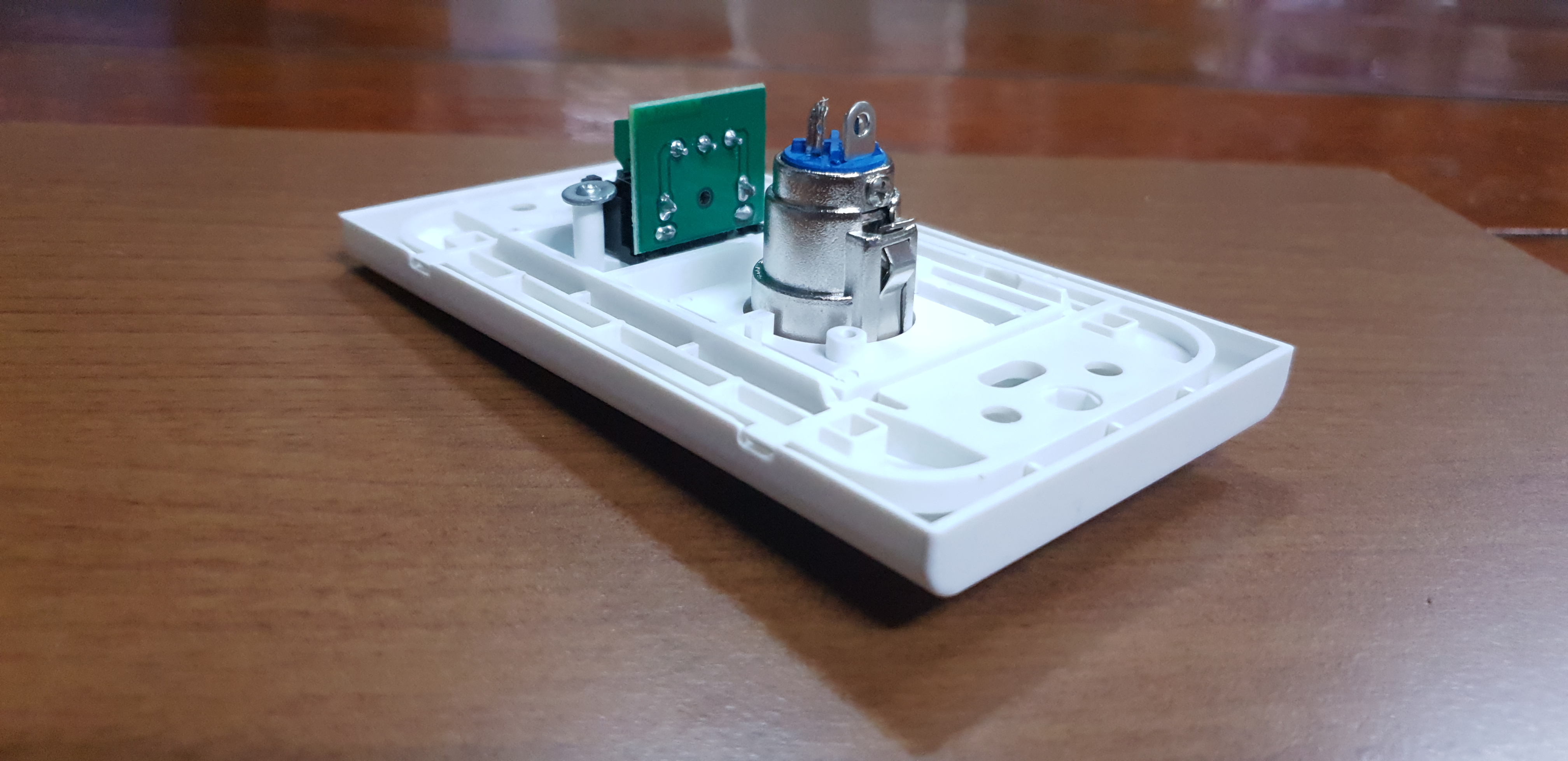 Wall plate XLR / RCA(Panasonic) (ขาว/ดำ)