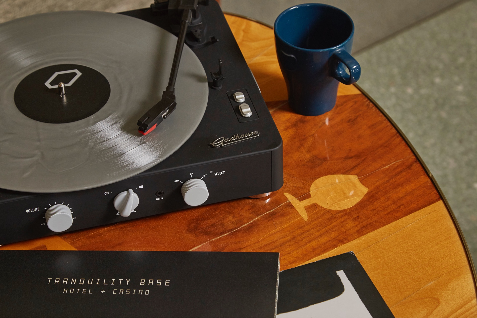 เครื่องเล่นแผ่นเสียง Gadhouse Brad Black edition