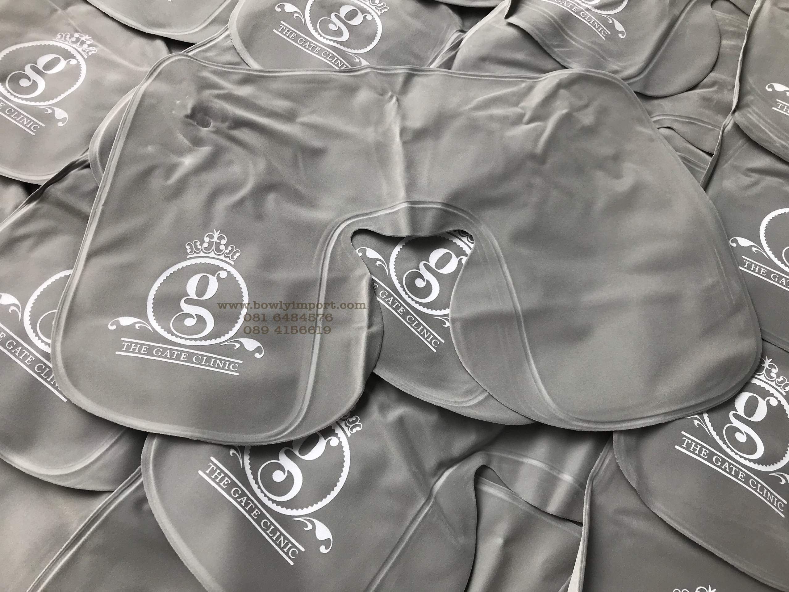 หมอนรองคอเป่าลม เนื้อผ้ากำมะหยี่ พร้อมสกรีนโลโก้