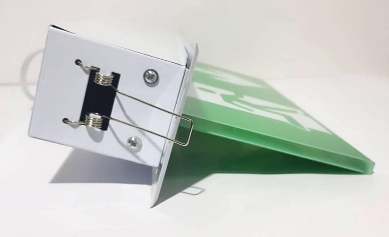 * ราคาส่ง ** ป้ายทางหนีไฟ led (เเบบฝังฝ้า) สำหรับใช้เป็นป้ายไฟสัญลักษณ์ทางออก Fire Exit เมื่อเหตุการณ์ฉุกเฉิน ไฟดับ ไฟตก สามารถสำรองไฟได้ 3-5 ชั่วโมง แบบสองหน้า ชนิดฝังฝ้า 220V รุ่นสัญลักษณ์ลูกศรชี้ซ้าย จำนวน 1 ชิ้น