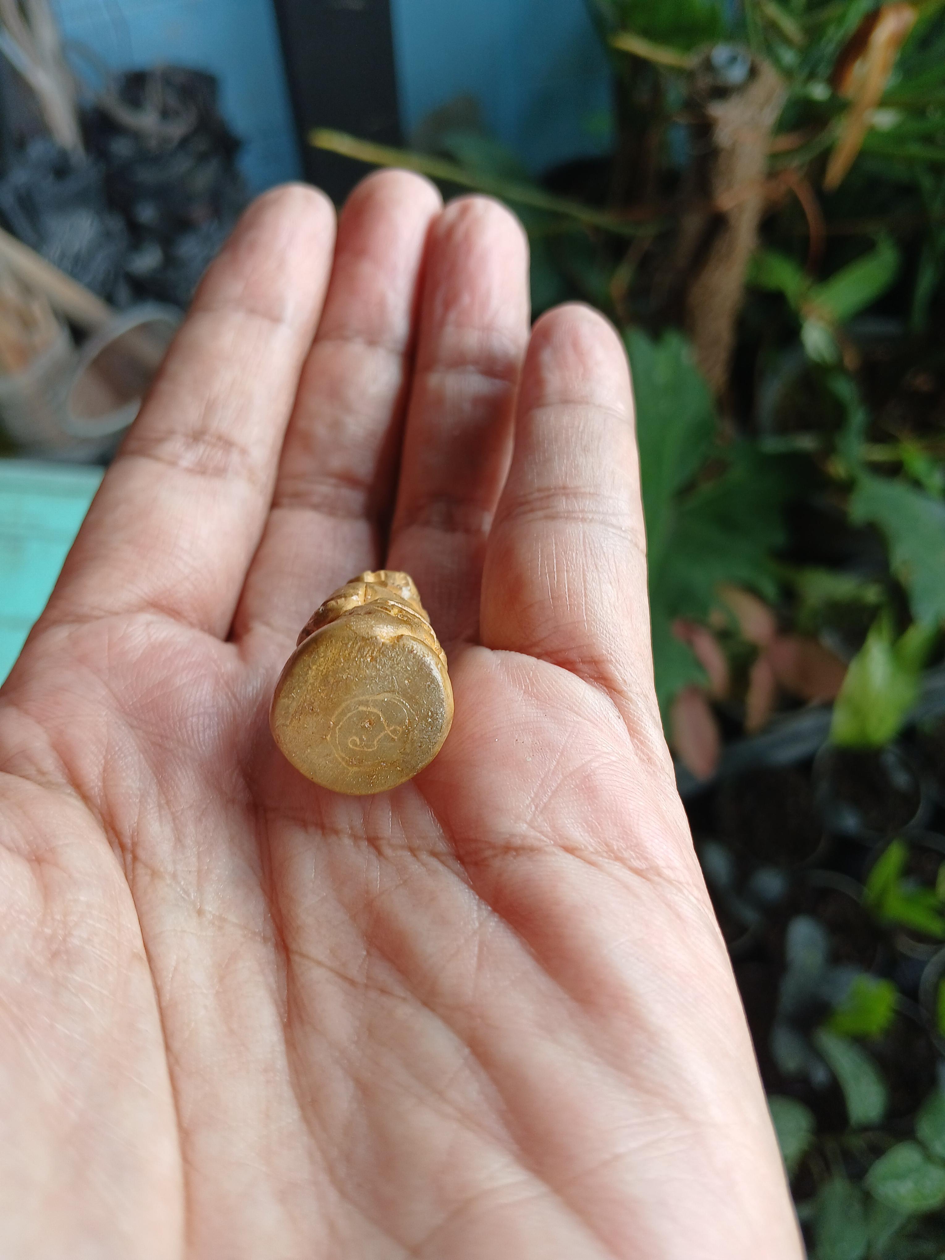 หนุมานทรงเครื่อง เนื้อไม้ลงเคลือบ หลวงพ่อแล วัดพระทรง เพชรบุรี พร้อมกรอบกระเช้าครับ