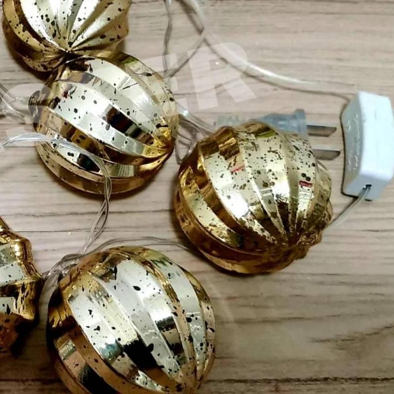 [ สวยมากก ] ไฟประดับตกเเต่ง ไฟเส้น led ทรงกลมสีทอง เเสงสีทอง จำนวน 10 หัว ความยาว 2.5 เมตร สายไฟสีขาวใส ใช้สำหรับเป็นไฟเเฟนซีประดับอาคาร สถานที่ ตกเเต่งสวน งานปีใหม่ งานลอยกระทง ไฟประดับห้อง ไฟตกเเต่ง led ไฟเส้น