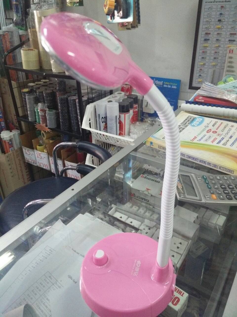 โคมไฟตั้งโต๊ะ LED หรี่ไฟได้