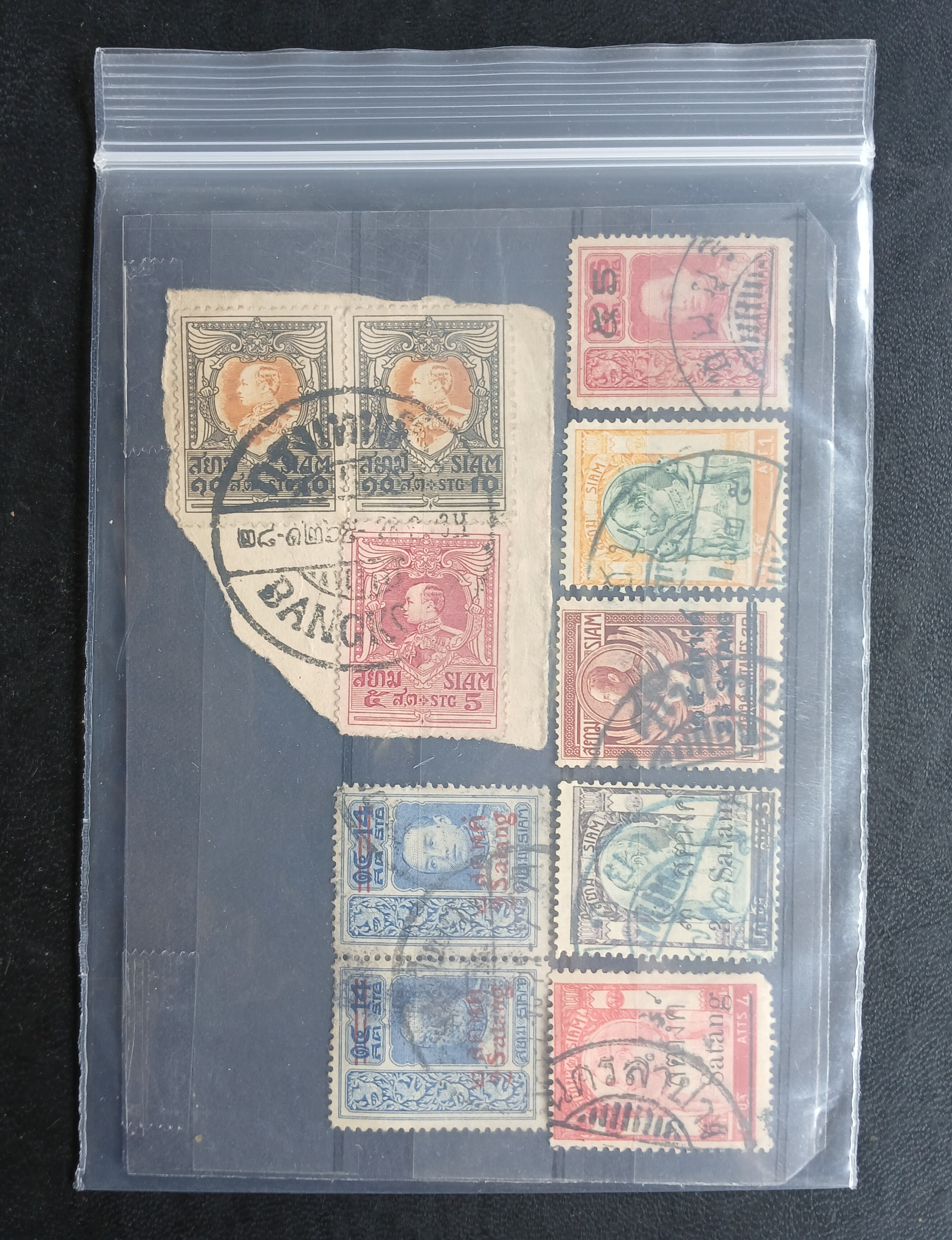 แสตมป์ ร.5 ,ร.6 ติดตราประทับอ่านได้ เช่น นครลำปาง, ไชยา, ศุโขไทย, ชนบุรี, ราชบุรี, กรุงเทพเต็มวง