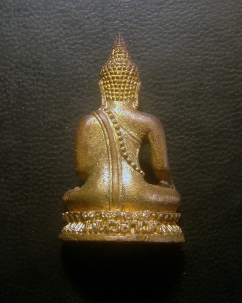 พระกริ่งอุ้มบาตร วัดหัวลำโพง ฉลองอุโบสถ ปี 2541 อุดกริ่ง โค๊ดใต้ฐานครับ