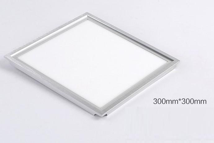 LED Panel Light โคมไฟฝังฝ้าติดเพดาน 24W ขนาด 30×30 รุ่นสลิม บางพิเศษ แสงขาว เหมาะสำหรับใช้กับฝ้าทีบาร์ T-Bar ฝ้าฉาบเรียบ ฝ้ายิบซั่ม จำนวน 1 ชิ้น