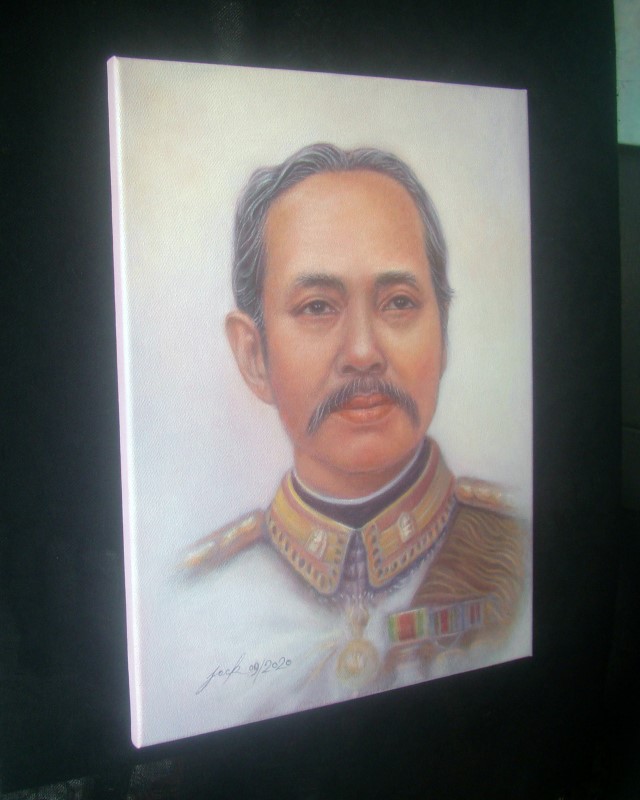 พระบรมฉายาสาทิสลักษณ์ รัชกาลที่ 5 ภาพวาดสีน้ำมัน บนเฟรมผ้าใบ ขนาด 30 x 40 cm. งานเพ้นท์ไม่ใช่งานพิมพ์หรือโปสเตอร์ครับ