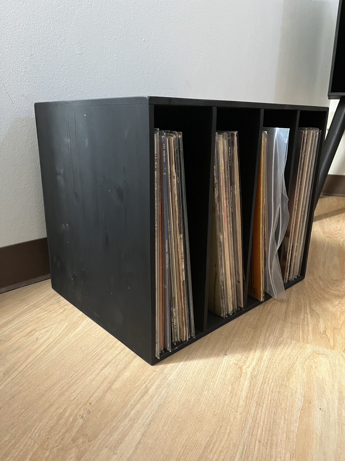 ลังไม้เก็บแผ่นเสียง 4ช่อง, ลังไม้วางแผ่นเสียง สีดำ