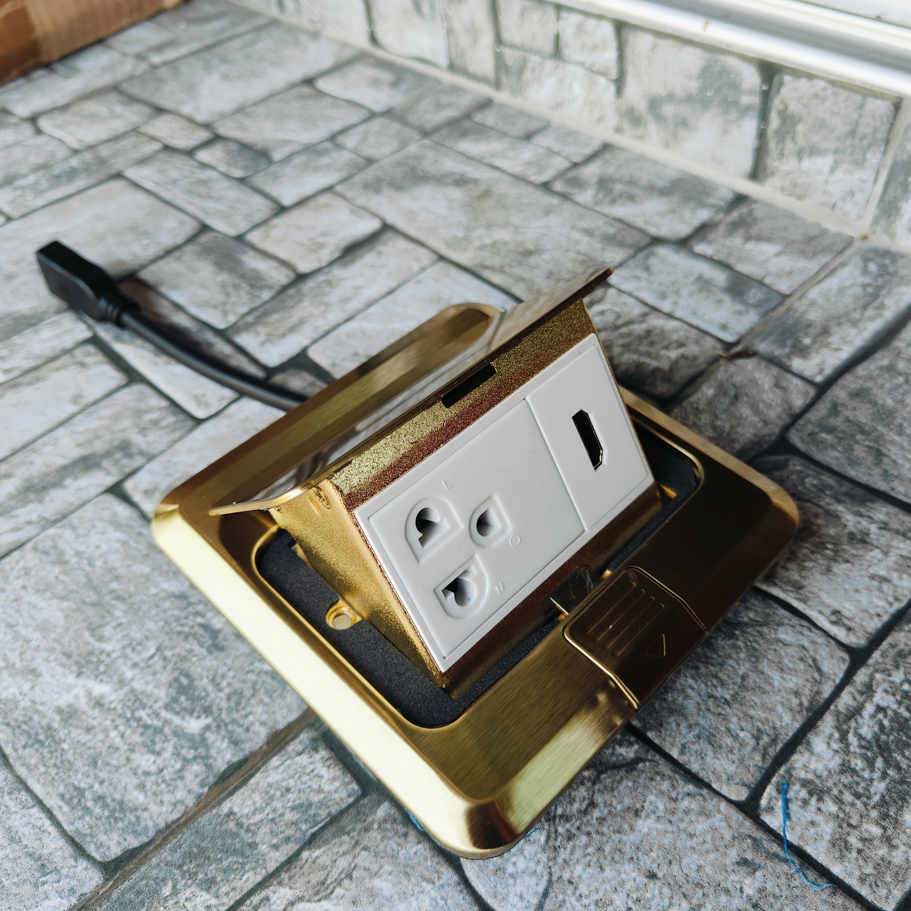 POP-UP HDMI+ปลั๊กกราวเดี่ยว Panasonic (HDMIมีสายเมีย-เมีย)