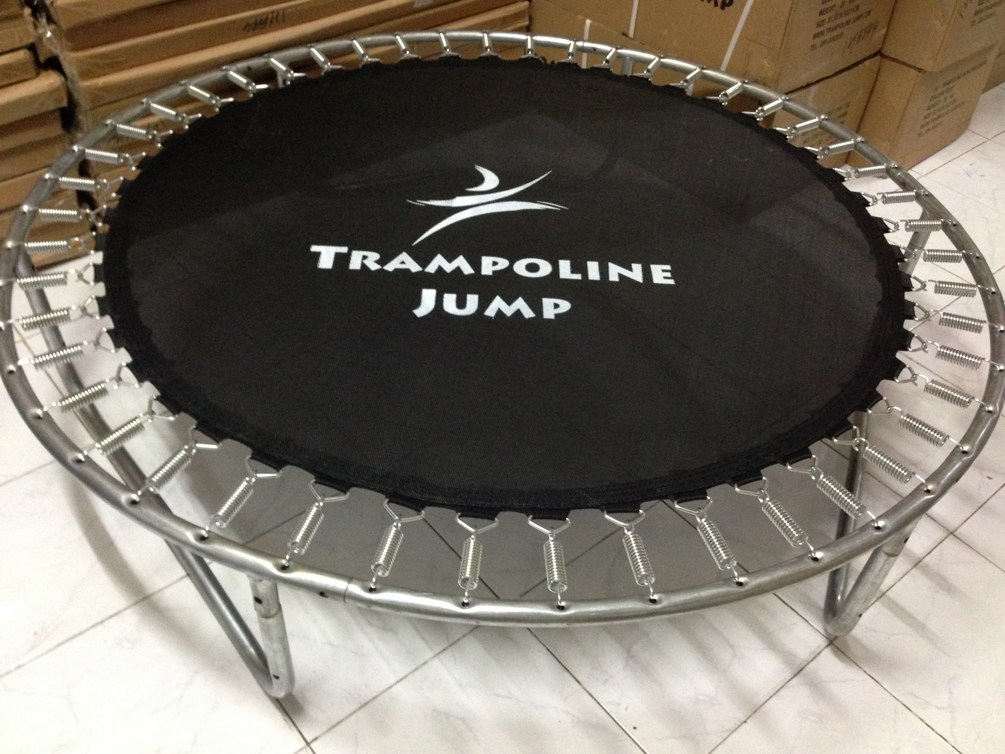 แทรมโพลีน 55 นิ้ว สปริงบอร์ด ออกกำลังกายเพิ่มความสูง รับน้ำหนักได้ 100 kg สำหรับบ้านพื้นที่น้อยๆ