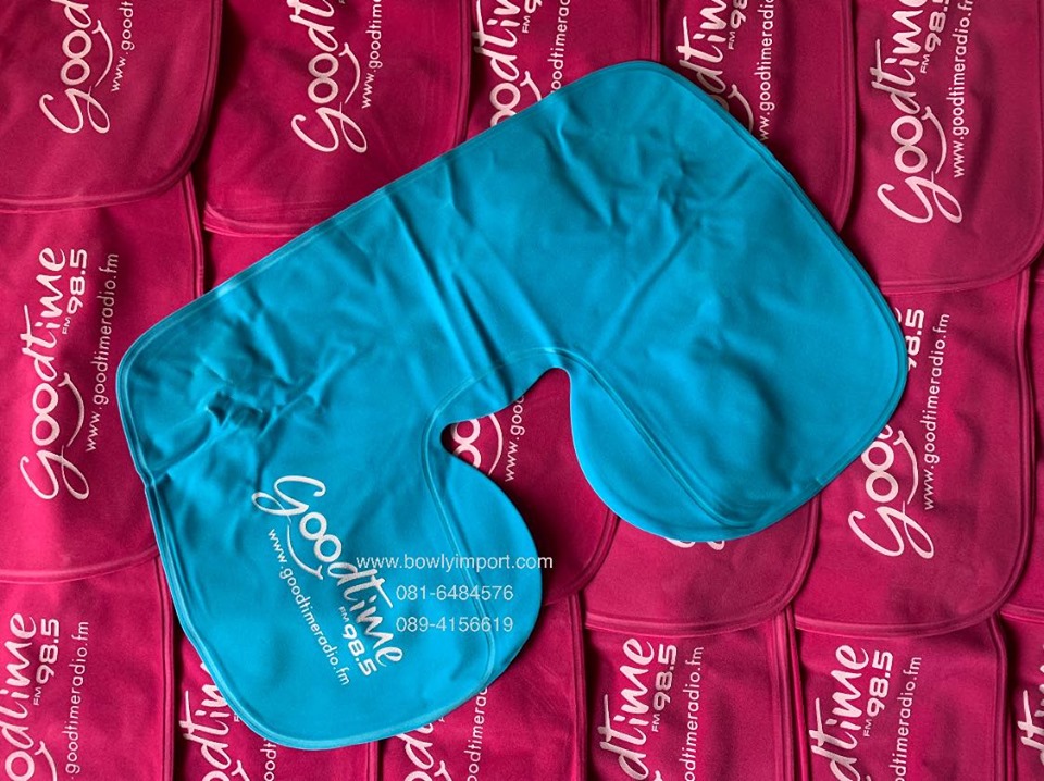 หมอนรองคอเป่าลม เนื้อผ้ากำมะหยี่ พร้อมสกรีนโลโก้