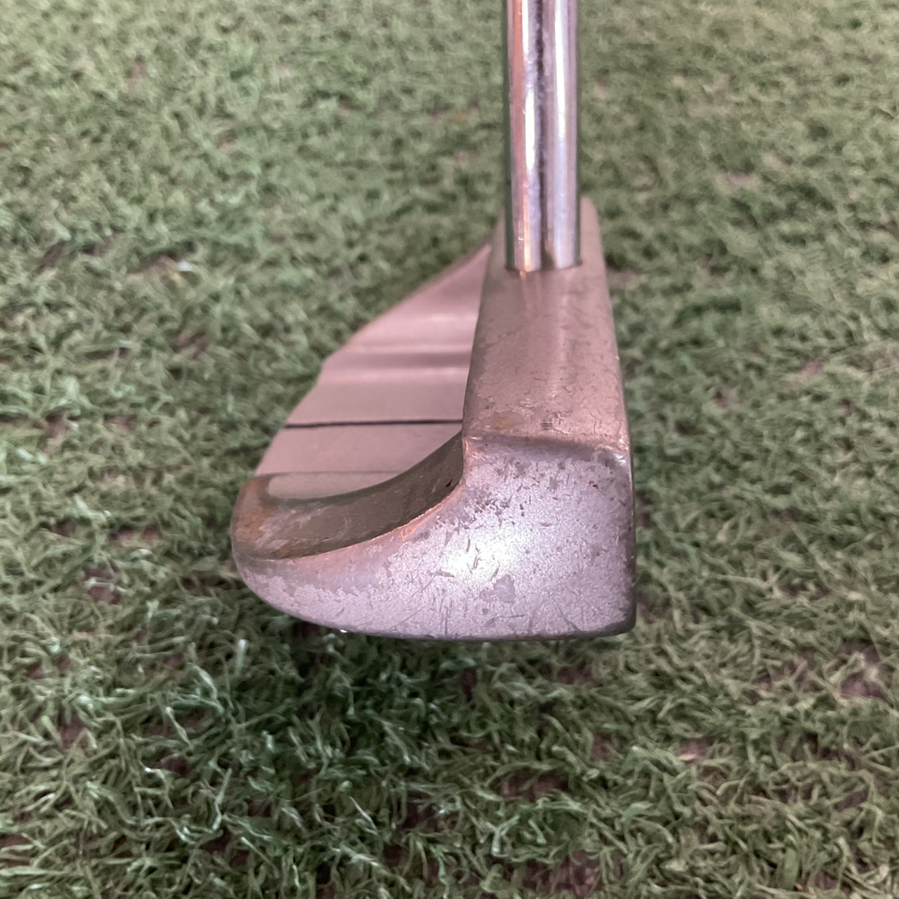 PUTTER A-G-C : P-8 ก้านเหล็ก