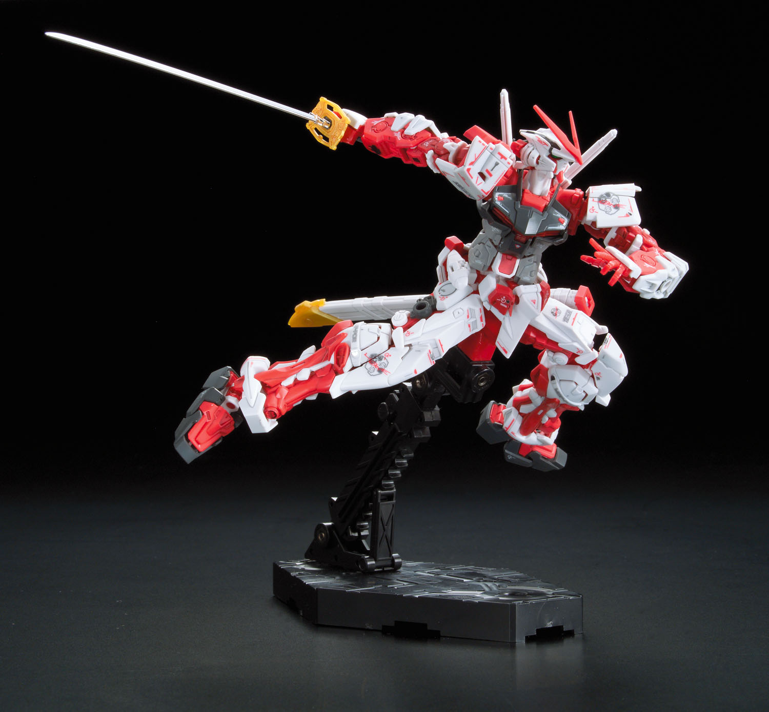 1061618 RG 1/144 MBF-P02 Gundam Astray Red Frame