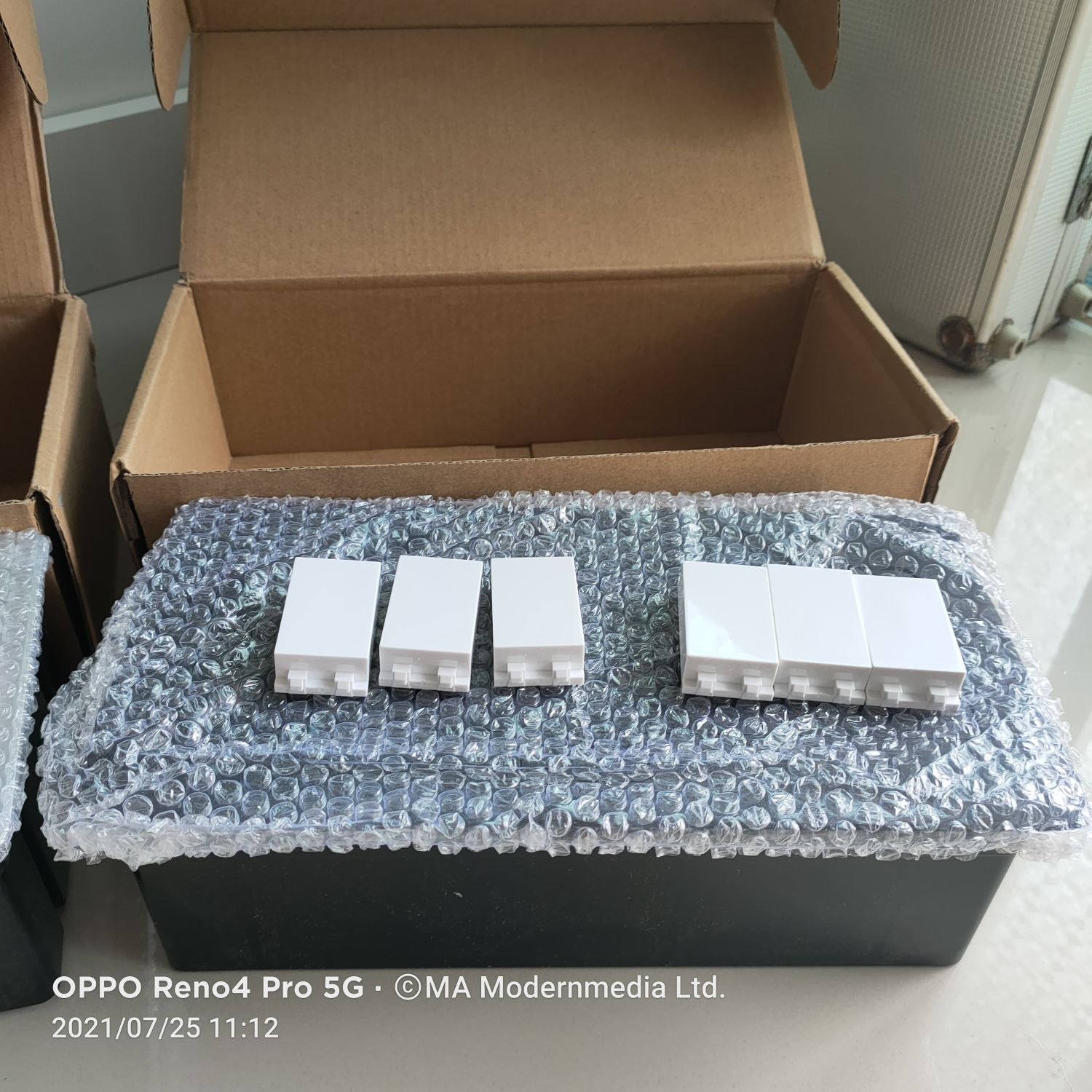 POP-UP 6 ช่อง และ 3 ช่อง ฝังโต๊ะ (สีดำ/ขาว) HDMI VGA RCA MIC 6.5 MiniJack 3.5 ไฟ ใส่ได้ 6 ช่อง