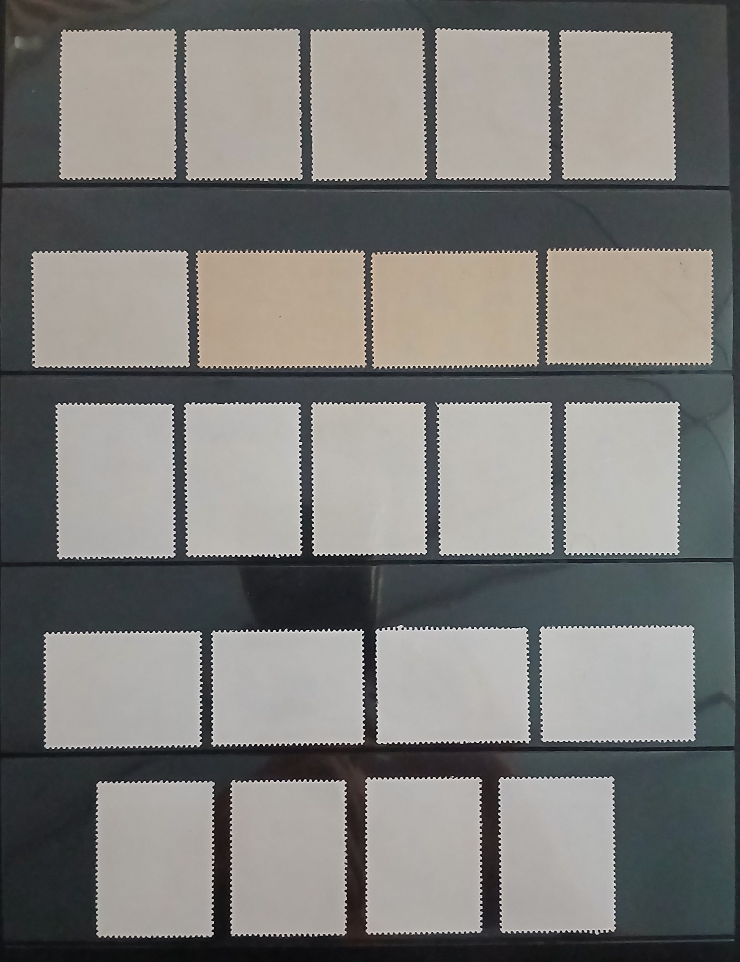 s3457z58-แสตมป์ต่างประเทศ ยังไม่ใช้-ใช้แล้ว มีประเทศลาว, มีฟุตบอลโลก และอื่นๆ ดวงเล็ก-ใหญ่ คละสภาพ รวมหลายประเทศ +ชองติดแสตมป์ ส่งจากต่างประเทศมาไทย 4 ซอง