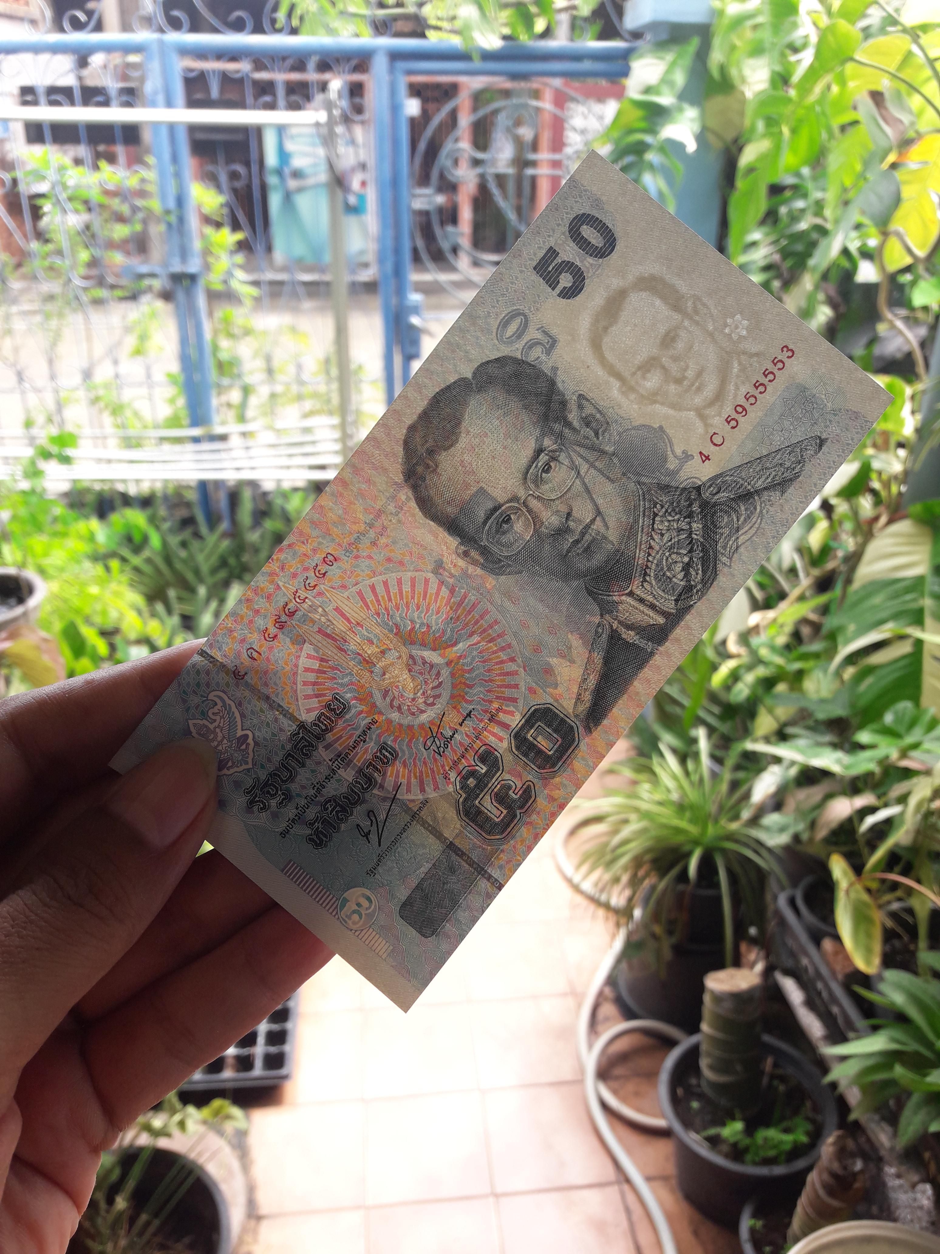 ธนบัตร รัชกาลที่ 9 ชนิดราคา 50 บาท แบบ 15 เลข 5955553 สภาพพอดี มีรอยพับ ไม่ขาด ไม่รู + ธนบัตร 20 บาท แบบ 15 มีเลขเรียงกัน 2 ใบ ไม่ผ่านการใช้ รวม 4 ฉบับ