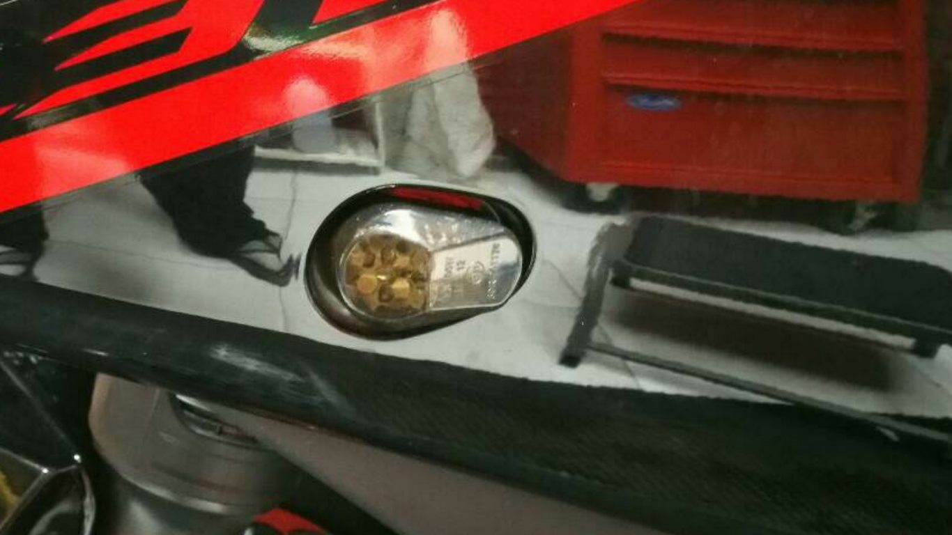 ไฟเลี้ยวมอเตอร์ไซค์