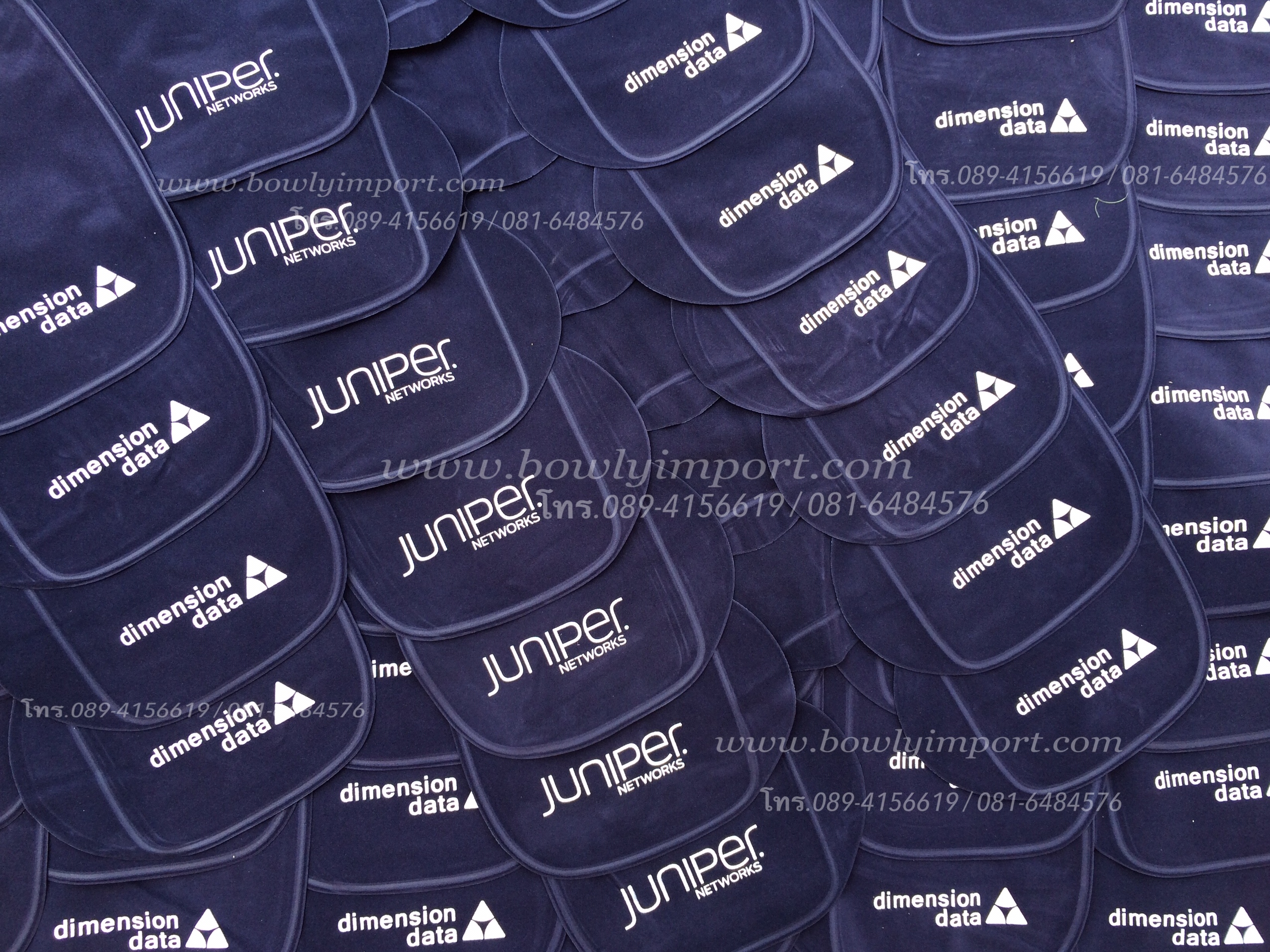 หมอนรองคอเป่าลม เนื้อผ้ากำมะหยี่ พร้อมสกรีนโลโก้