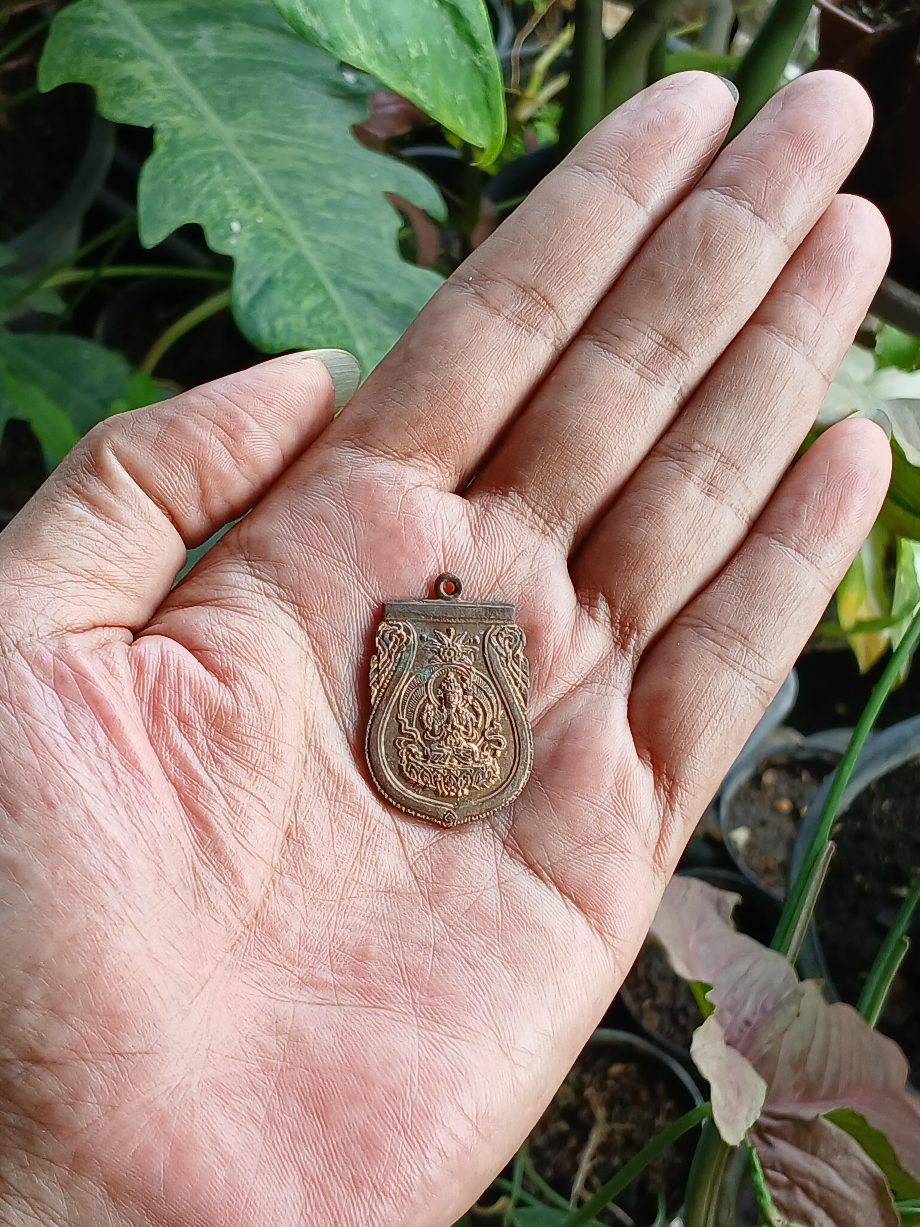 เหรียญพระโพธิสัตว์ เจ้าแม่กวนอิม มูลนิธิเทียนฟ้า ปี 2497