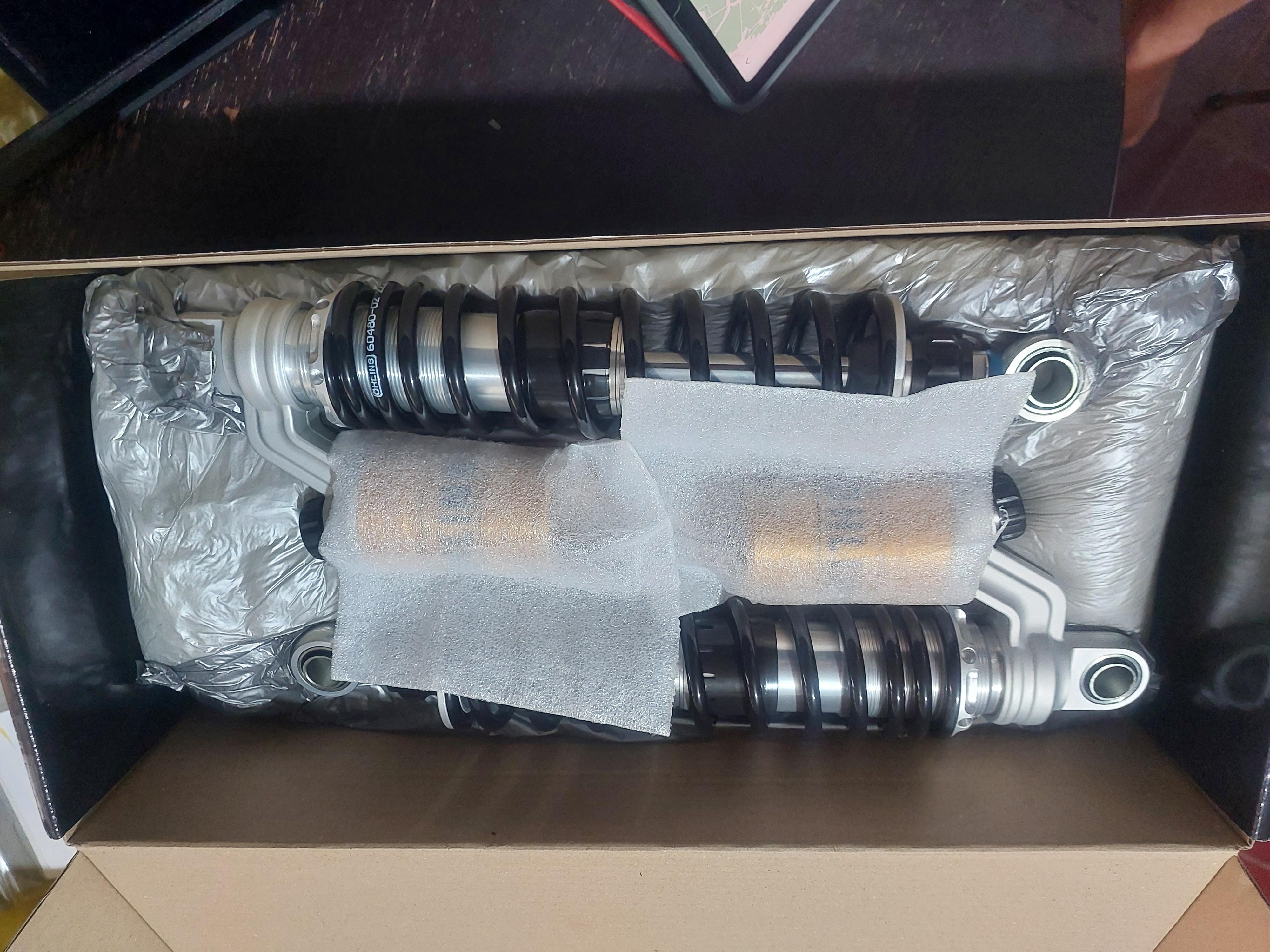 โช๊คหลัง OHLINS TR 624 FOR TRIUMPH BONNEVILLE T120/T100/STREET SCRAMBLER 900