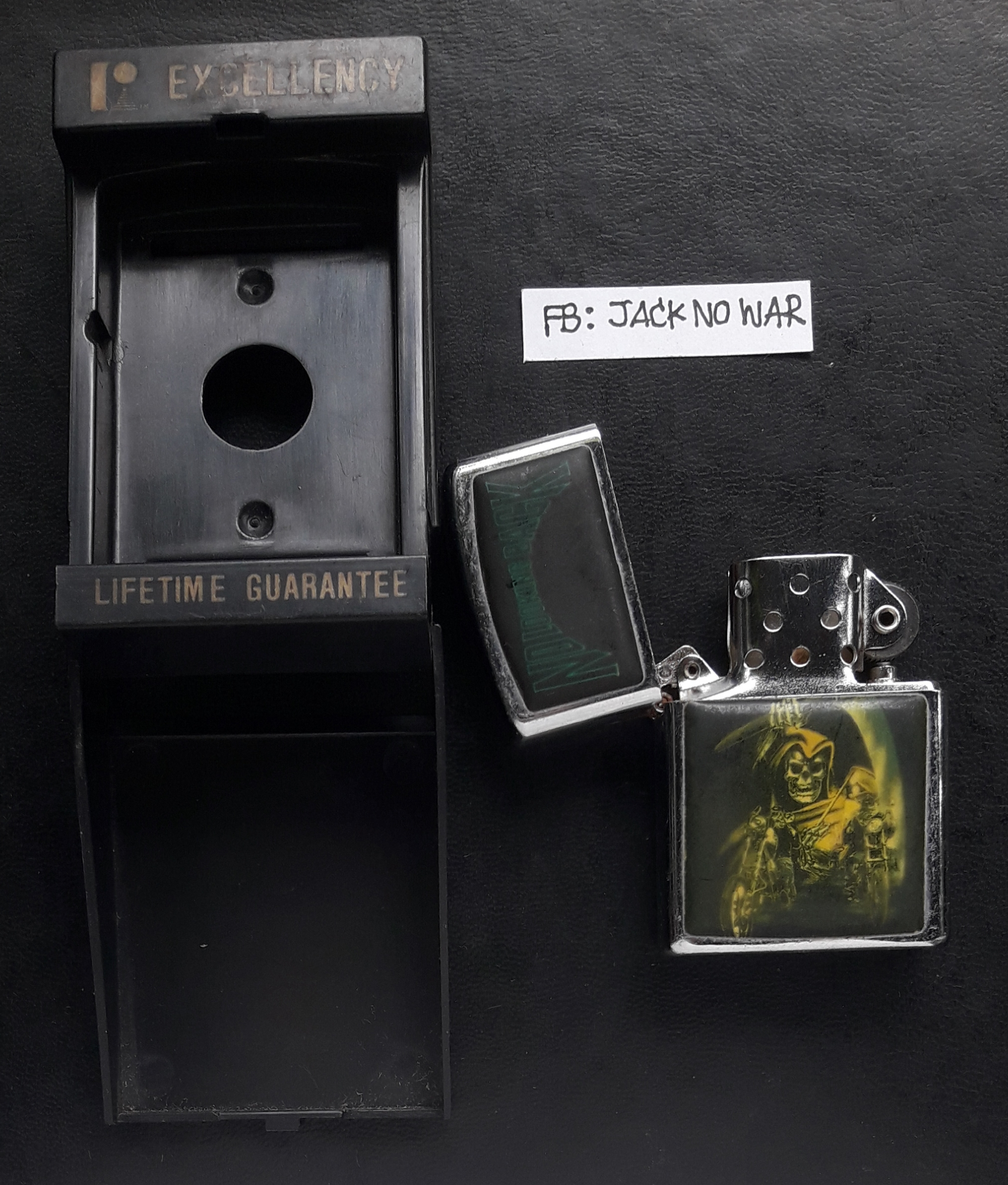 ไฟแช็คน้ำมัน KOREA Excellency สไตล์ซิปโป้ งานเก่าเก็บ โลหะชุบ ไม่ผ่านใช้ พร้อมกล่องพลาสติกฝาพับครับ