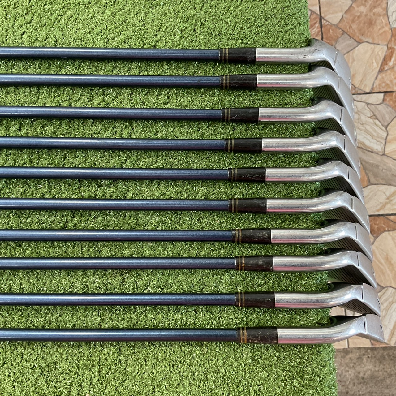 ไม้กอล์ฟ Founders Forula : THE JUDGE OS / 240R ก้านกราไฟร์