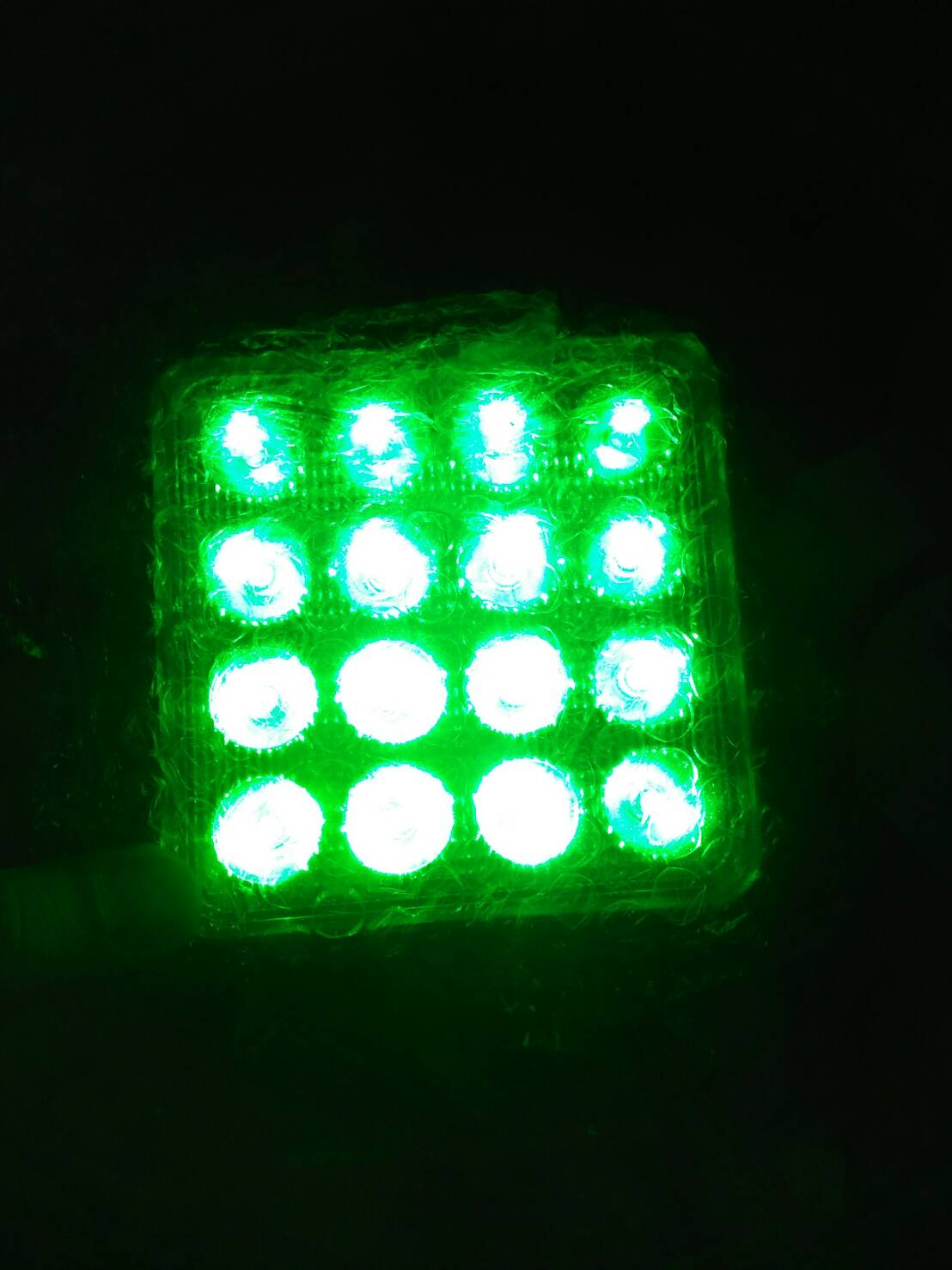 ไฟสปอร์ตไลท์ ชนิดแสงwhite,green แบบเหลี่ยม ขนาด 4 นิ้ว กำลังไฟ 48 Watt ( LED 16 ดวง x 3Watt) ไฟ 12V-24V