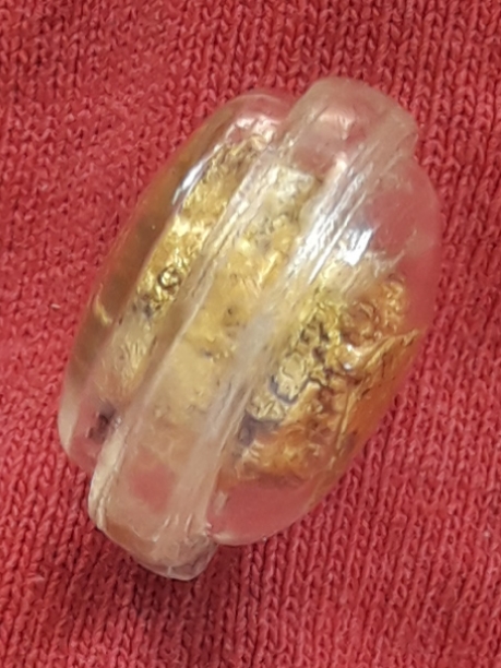 ลูกอมชานหมาก ปิดทอง หลวงปู่หงษ์ พรหมปัญโญ สุสานทุ่งมน จ.สุรินทร์ พร้อมเลี่ยมครับ