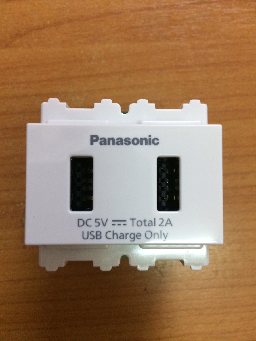 ปลั๊ก USB 2 Port WNF1072W8 Panasonic
