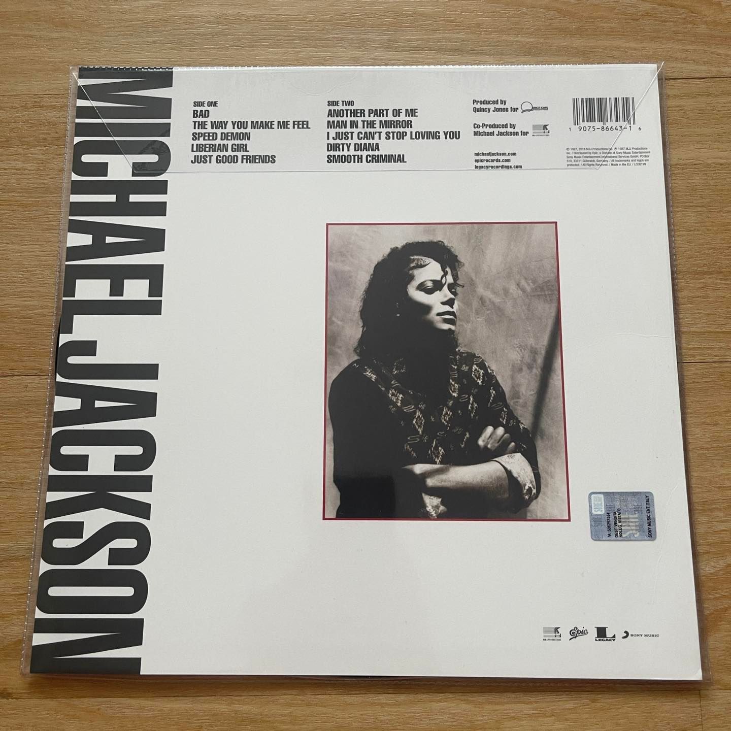 แผ่นเสียง Michael jackson : Bad,Picture Disc, Reissue, แผ่นเสียงมือหนึ่ง ซีลเปิด