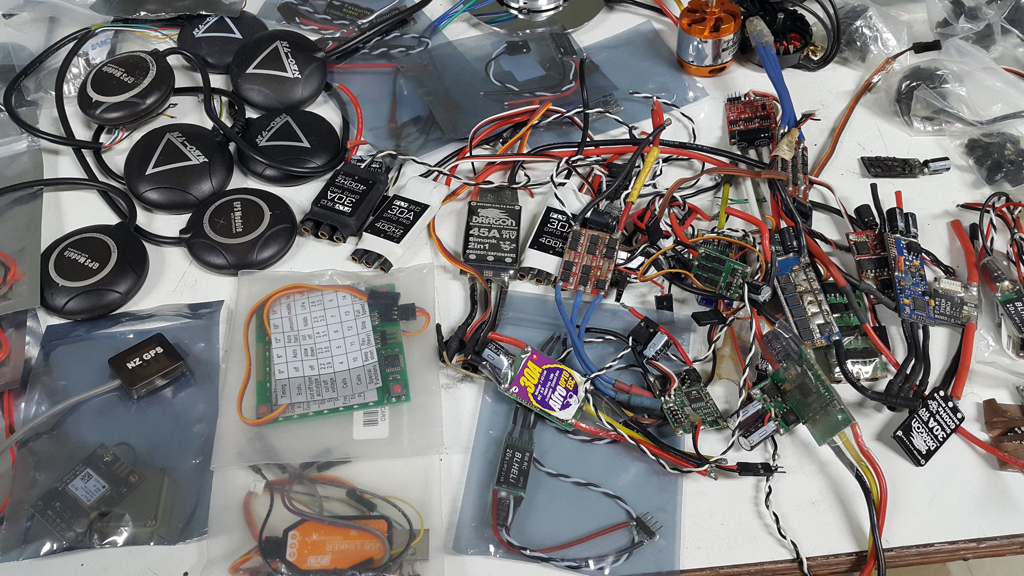 Arduino, Raspberry Pi, STM32, FPGA, Wemos, ESP32, ไมโครคอนโทรลเลอร์, เซ็นเซอร์, มอเตอร์, สปีด ESC , เซอร์โว, กล้อง, สายไฟ, RS232, โดรน, จีพีเอส GPS, LCD, อัลตร้าโซนิค , LiDAR ,PixyCam