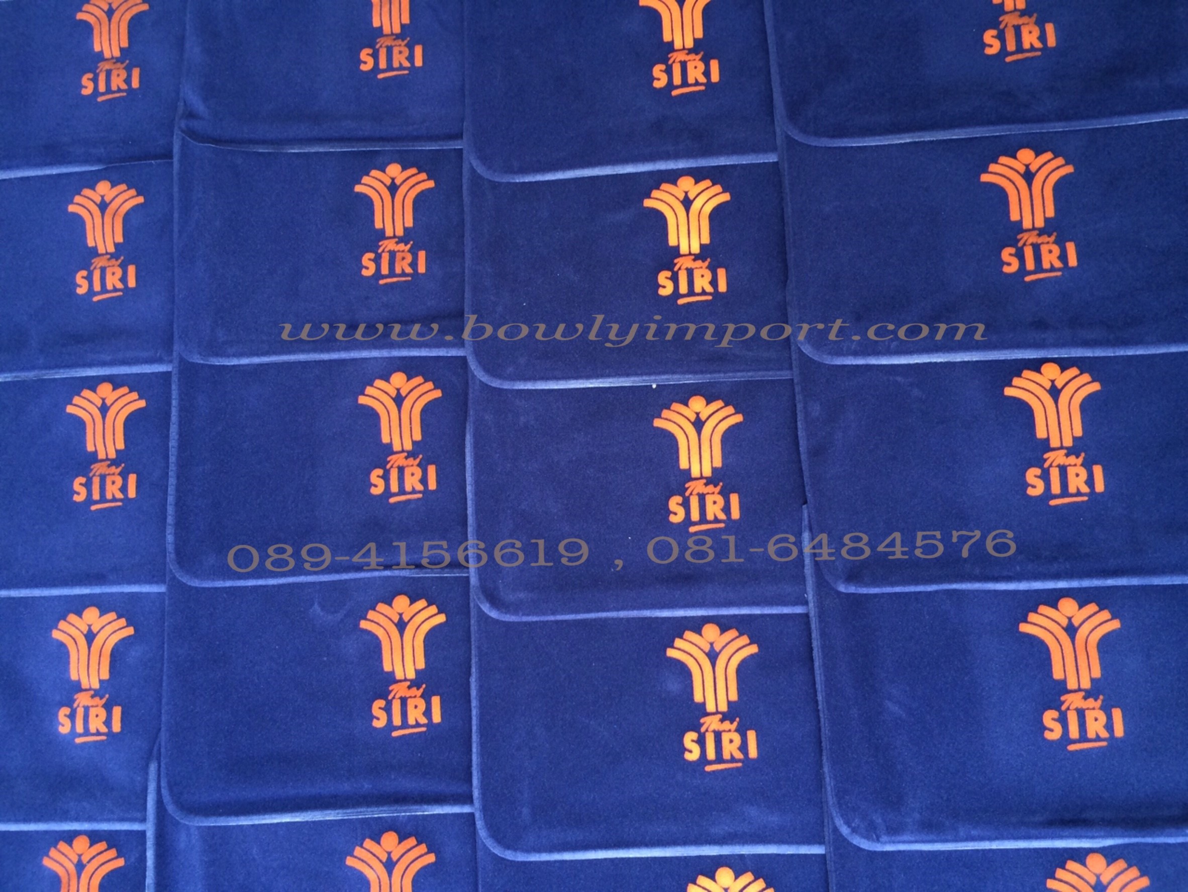 หมอนรองคอเป่าลม เนื้อผ้ากำมะหยี่ พร้อมสกรีนโลโก้