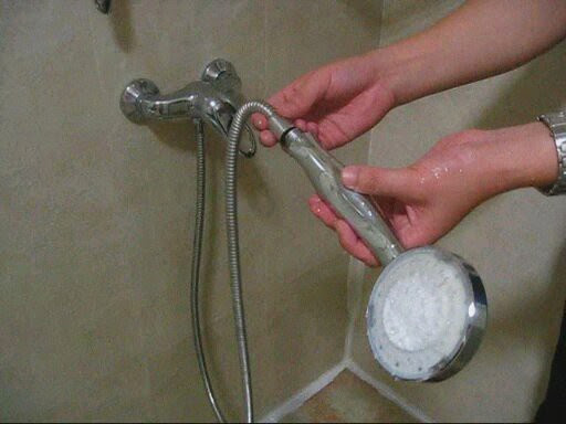 ฝักบัวสายฝนอาบน้ำ ฝักบัว LEDเปลี่ยนสีได้ 3 สี ไม่ต้องใช้ถ่าน