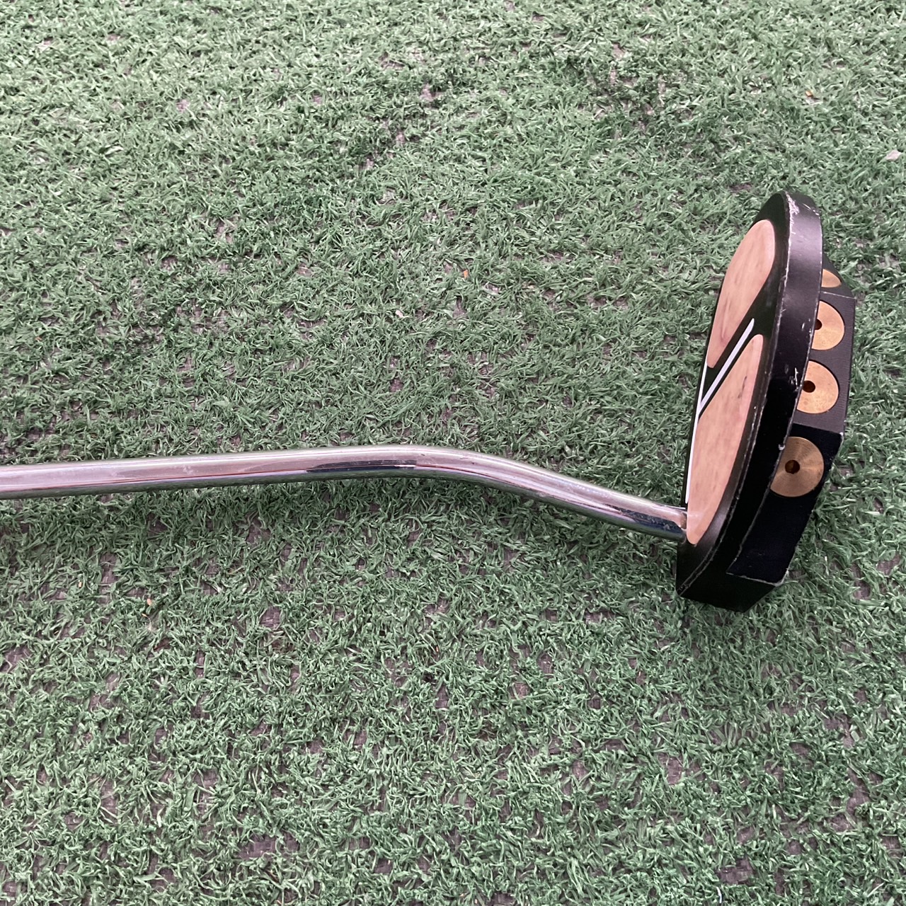 PUTTER Q'est : Hyle Hybrid Length mid ก้านเหล็ก