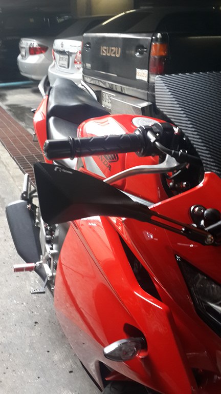 กระจกแต่ง ทรงสามเหลี่ยม