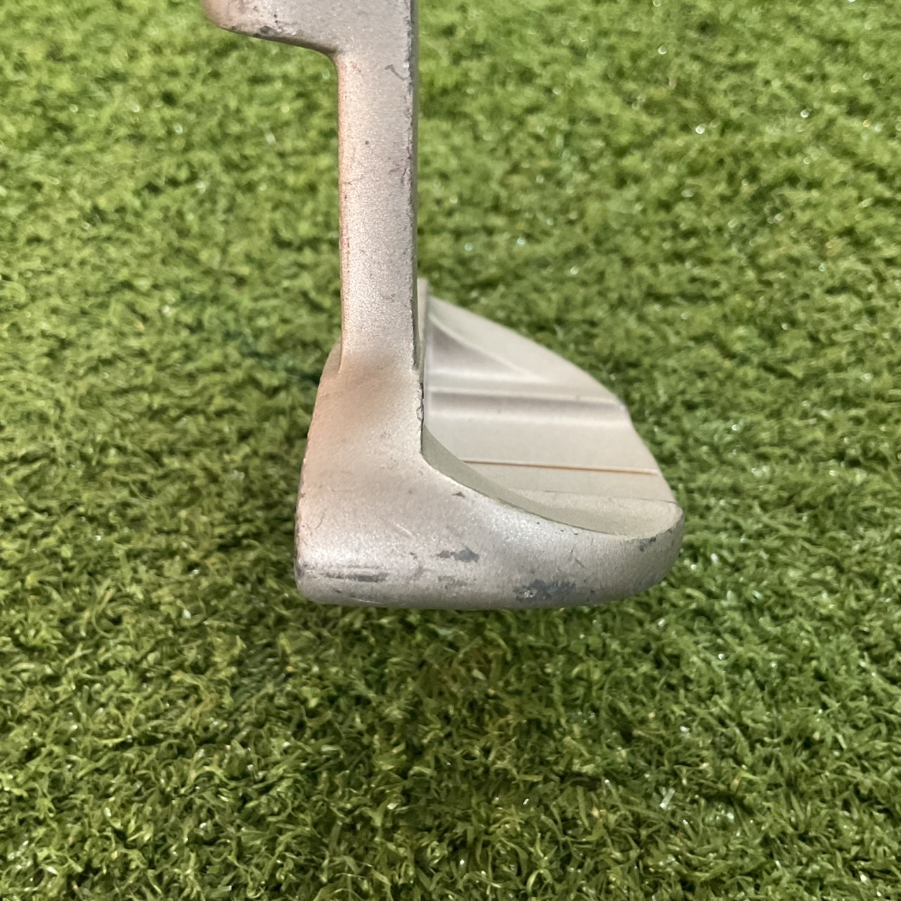 PUTTER Mizuno : efil ก้านเหล็ก (สำหรับผู้หญิง)