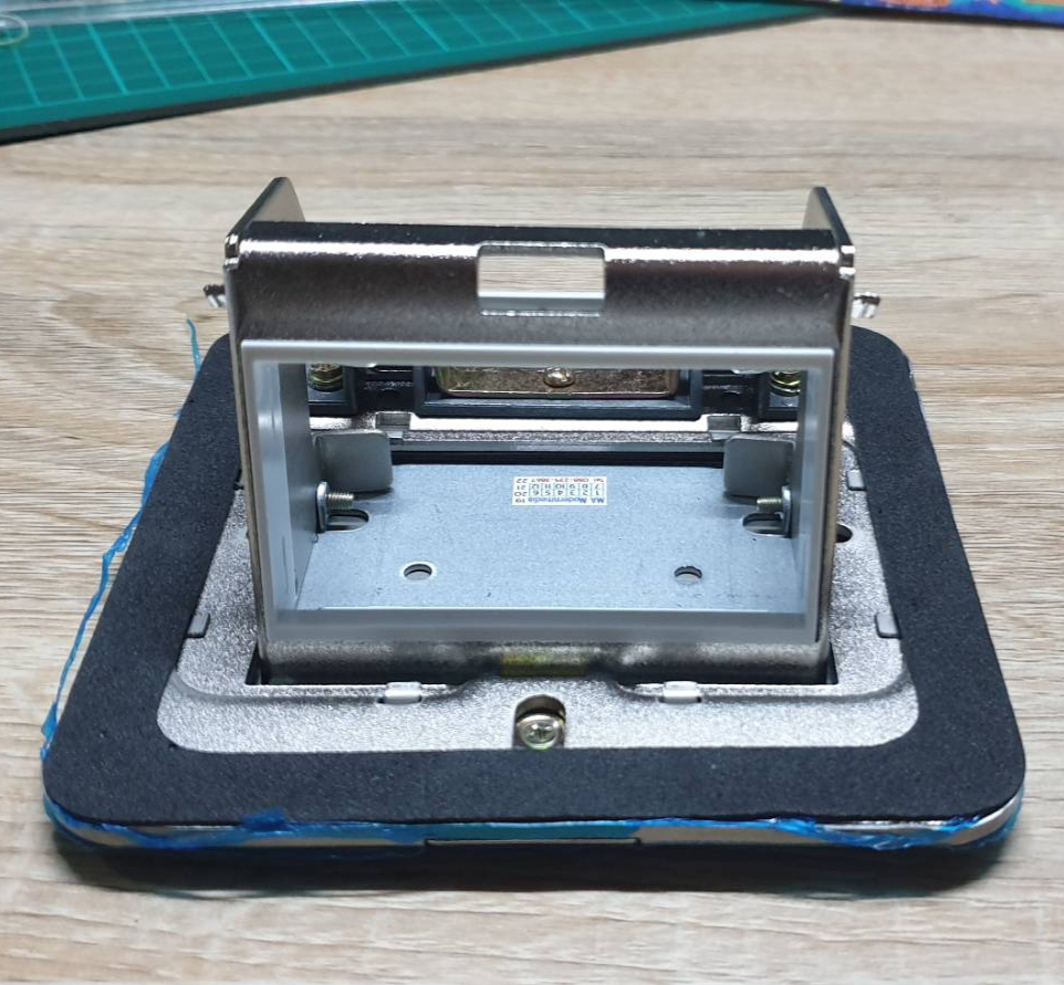 POP-UP HDMI VGA RCA (สีเงิน)