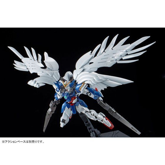 RG 1/144 WING GUNDAM ZERO EW & DREI ZWERG (TITANIUM FINISH)