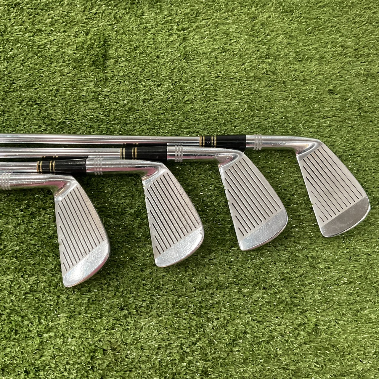 ไม้กอล์ฟ Wilson : Staff / dynamic ก้านเหล็ก