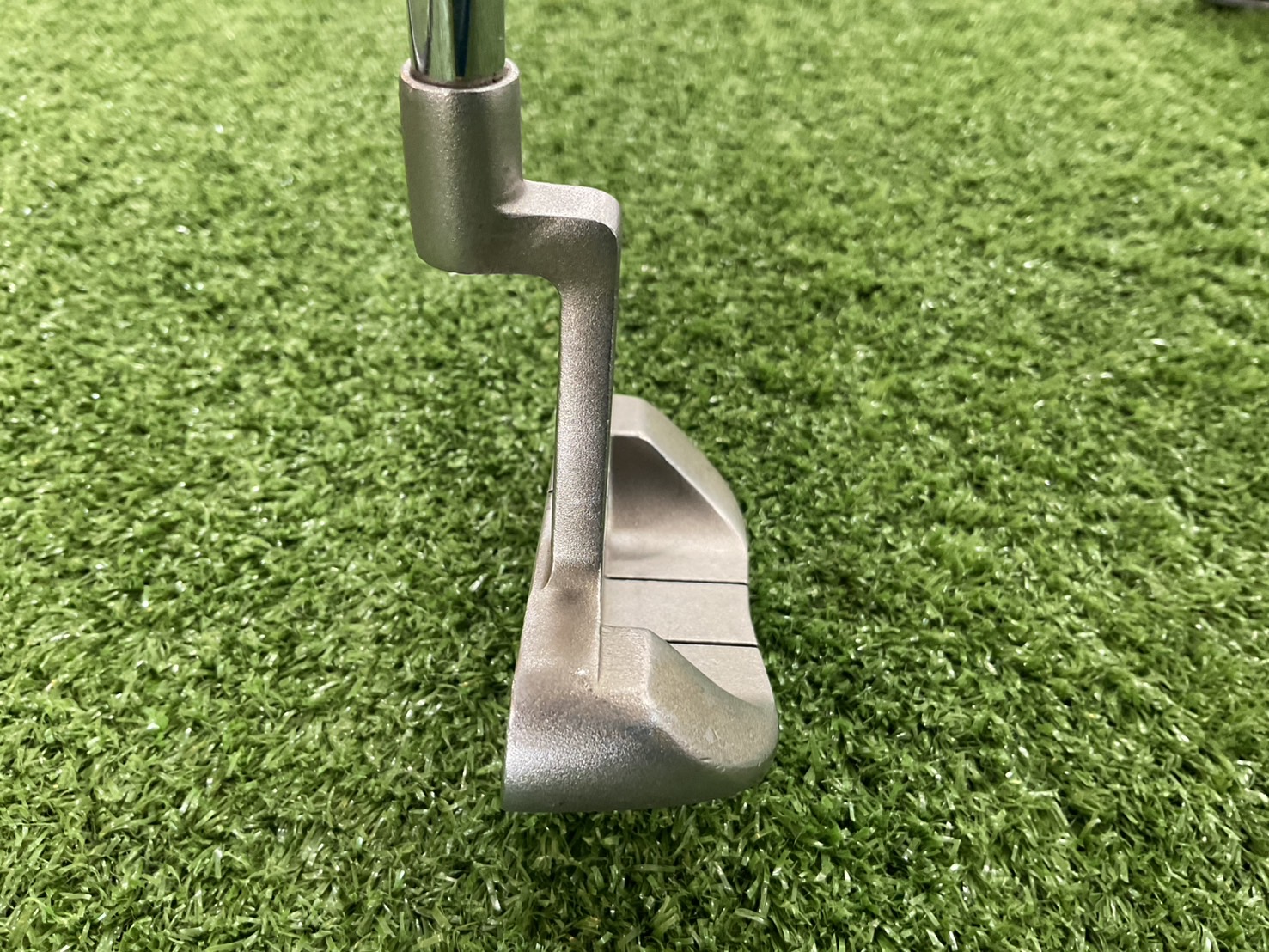 PUTTER ODYSSEY : DF™ 990 ก้านเหล็ก