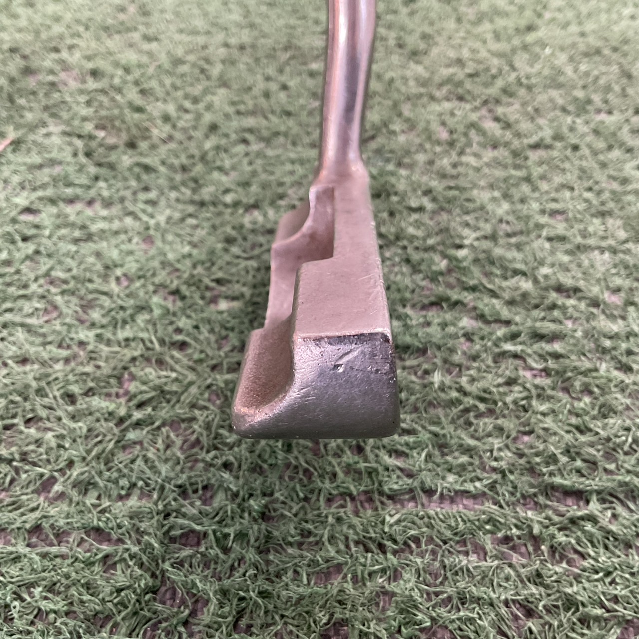 PUTTER Axaline Royal : noble ก้านเหล็ก