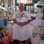 การเปิดร้านขายของ การบนหลวงพ่อฤาษีวัดท่าซุง ตลอดทั้งการทวงหนี้สิน *** ของดี ๆ จาก คุณลุงยกทรง *** ปัจฉิมาจารย์สายหลวงพ่อฤาษีวัดท่าซุง