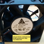 พัดลม12VDC2.5Aรุ่นAFC0912DEขนาด90×90×38มมFAN3สายยี่ห้อDELTA,DC-BRUSHLESSชนิดลูกปืนราคาตัวละ