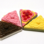 แม่พิมพ์สบู่ซิลิโคน รูป เค้กติดโบว์ ขนาด 120 กรัม