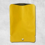 ซองฟอยล์สีเหลืองมีรูแขวน 9x11.5 cm. 100 ชิ้น รหัสสินค้า : 004668
