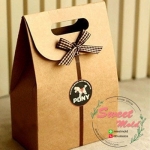 กล่องกระดาษคราฟแบบมีที่จับ 10x6x15.5 cm. 50 ชิ้น รหัสสินค้า: 005199