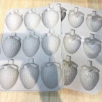 พิมพ์สตอเบอร์รี่ 6 ช่อง 80 กรัม : 004300